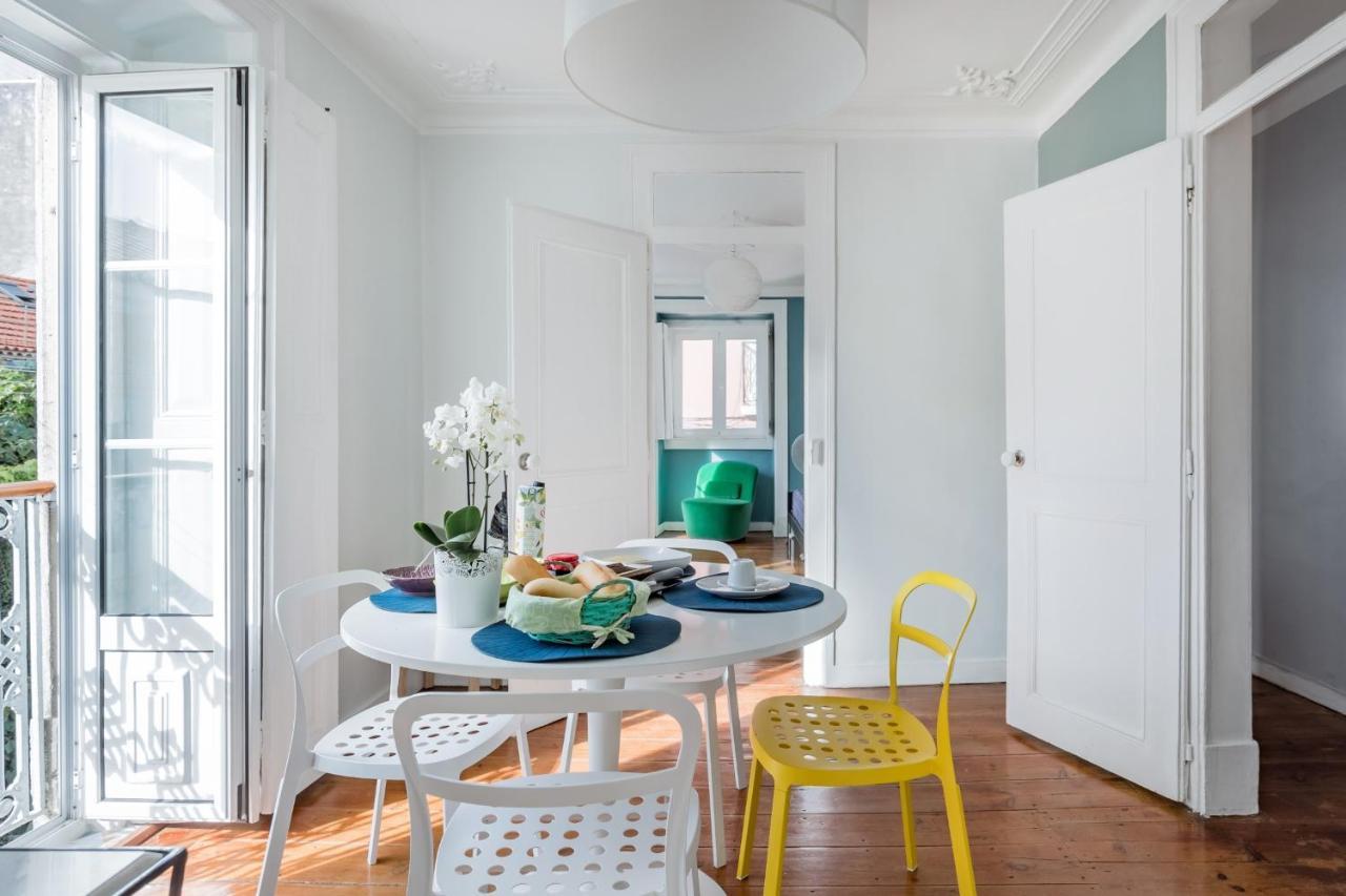 Avenida Da Liberdade Area, Bright And Newly Renovated 2 Bedroom Apartment, Historical Center *