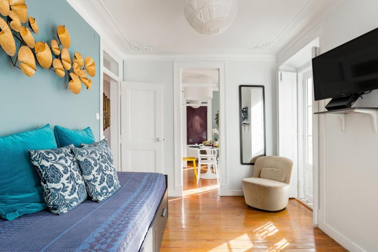 Avenida Da Liberdade Area, Bright And Newly Renovated 2 Bedroom Apartment, Historical Center Apartment *