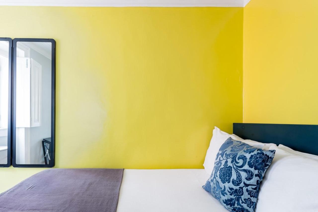 Avenida Da Liberdade Area, Bright And Newly Renovated 2 Bedroom Apartment, Historical Center Apartment Lisbon