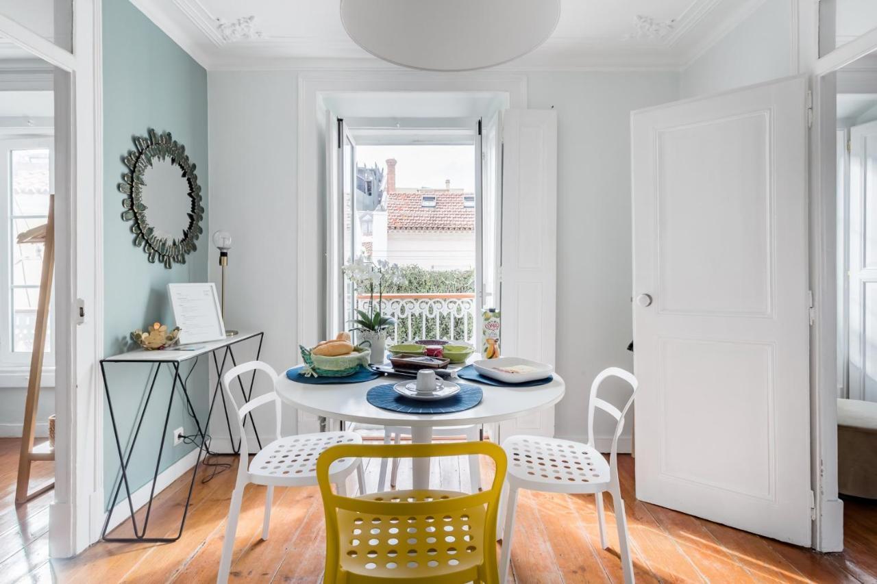 Avenida Da Liberdade Area, Bright And Newly Renovated 2 Bedroom Apartment, Historical Center Lisbon