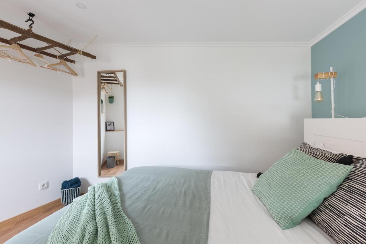 Magnificent Flat With Spectacular Views In Graca * Lisbon