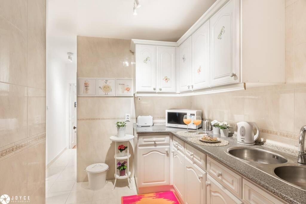 Inloveapartments - Under A Fig Tree *