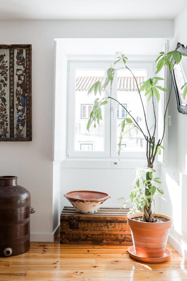 Alfama Terrace: Historic Charm With River Views *
