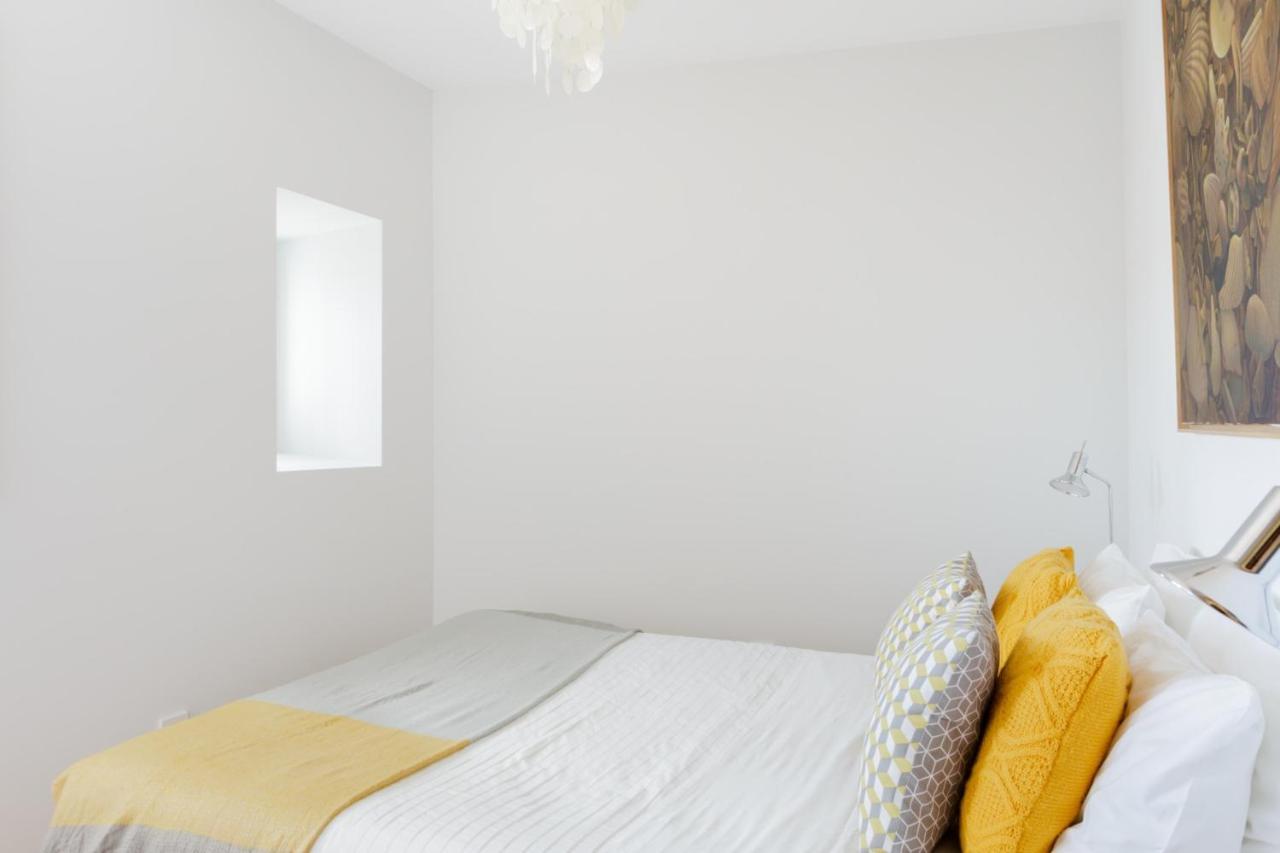 Chiado Rooftop Retreat: 19th Century Charm With River Views Apartment Lisbon