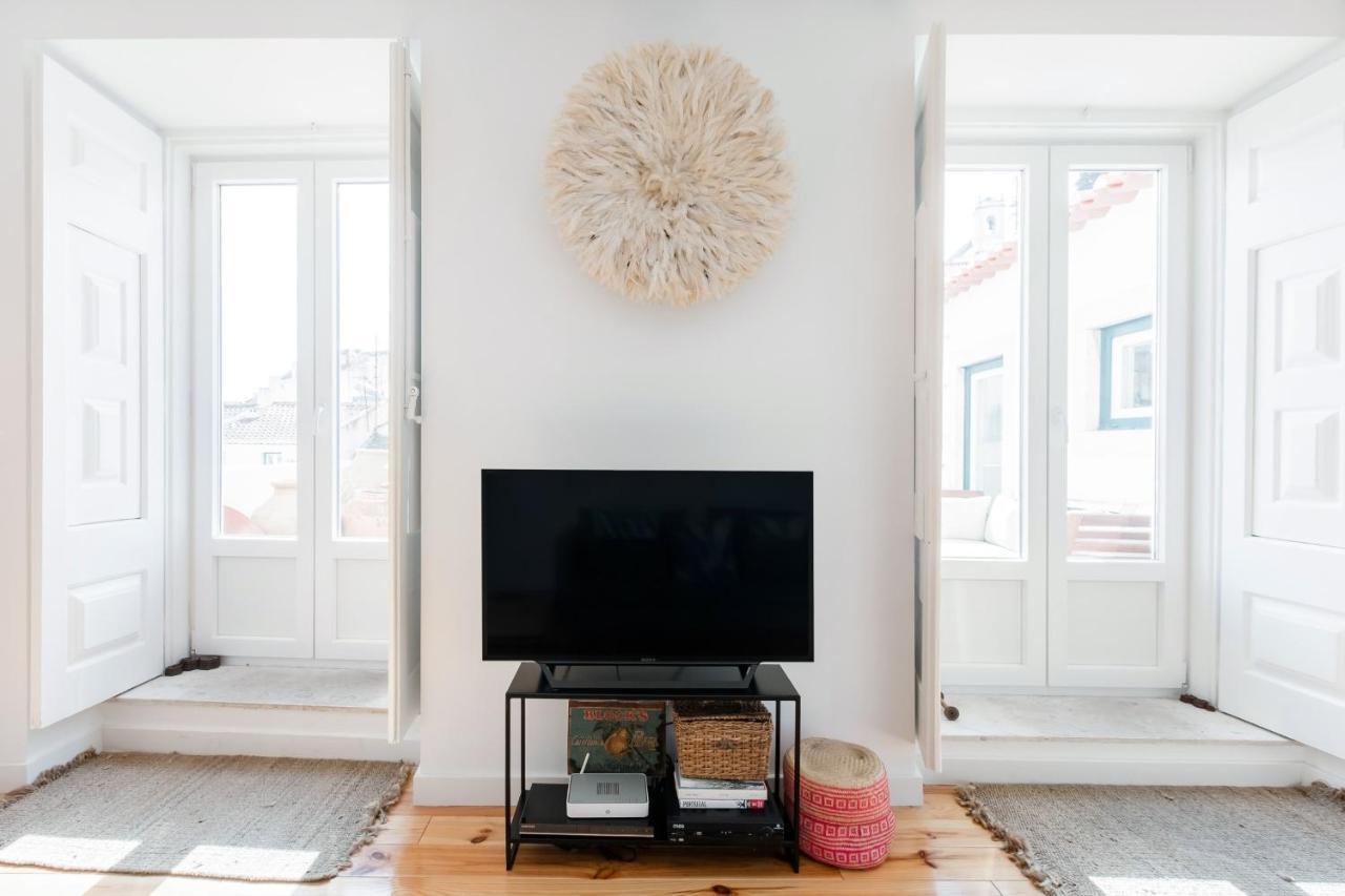 Alfama Terrace: Historic Charm With River Views Apartment