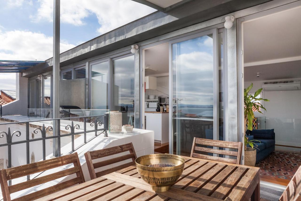 Chiado Rooftop Retreat: 19th Century Charm With River Views Apartment *