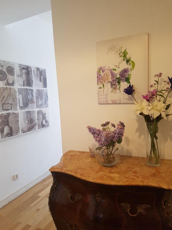 Espacoso Apartamento Junto Ao Metro Apartment Lisbon