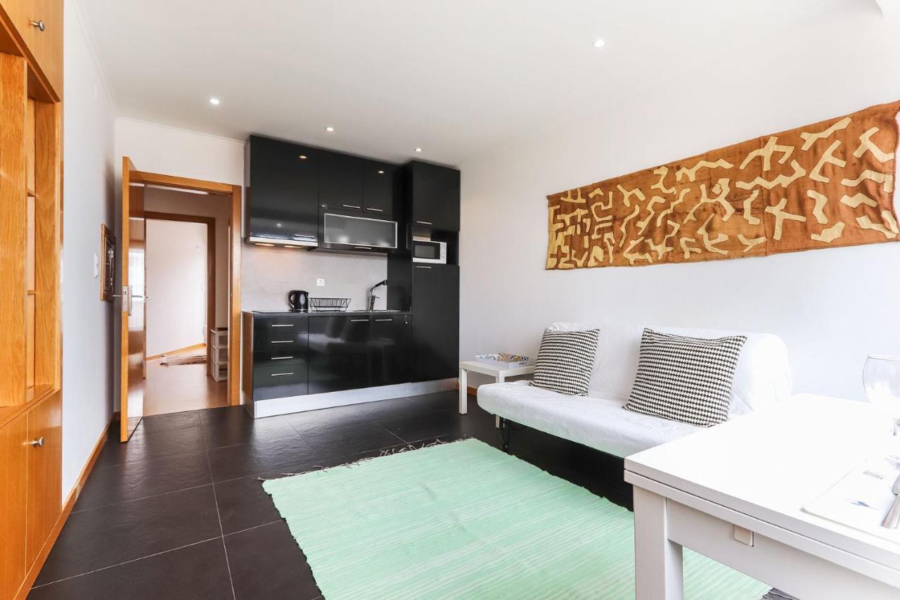 Sunny Flat View By Homing
