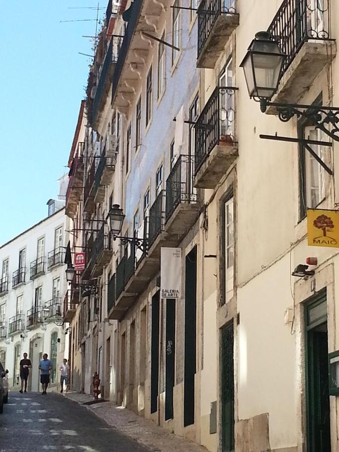 Chiado Rooftop Retreat: 19th Century Charm With River Views Apartment *