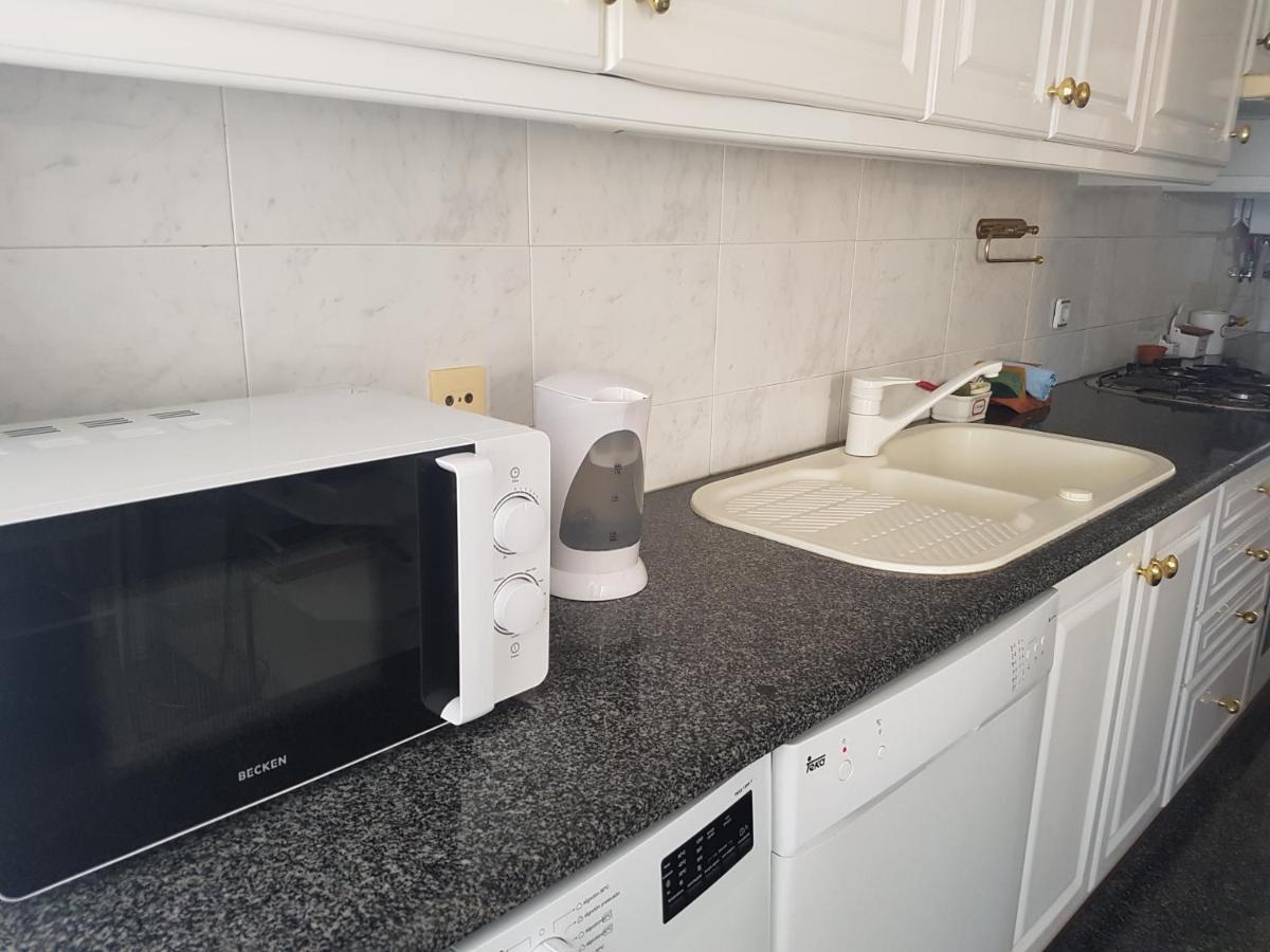 Espacoso Apartamento Junto Ao Metro Apartment *