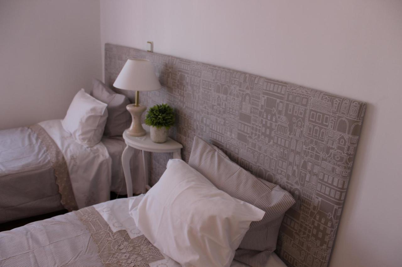 Espacoso Apartamento Junto Ao Metro Lisbon