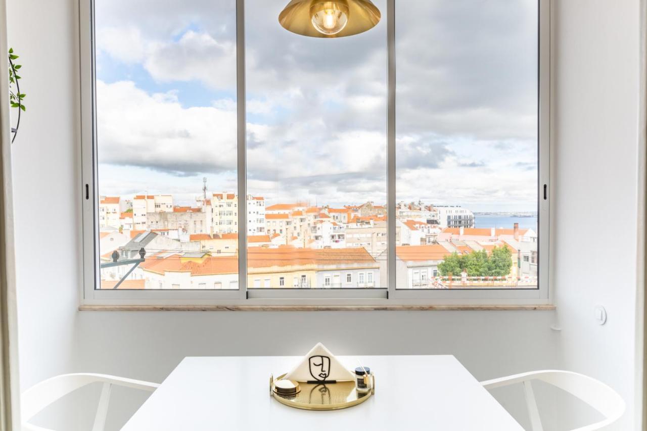 Amazing Lisboa! Views & Style In Historical Graca Apartment