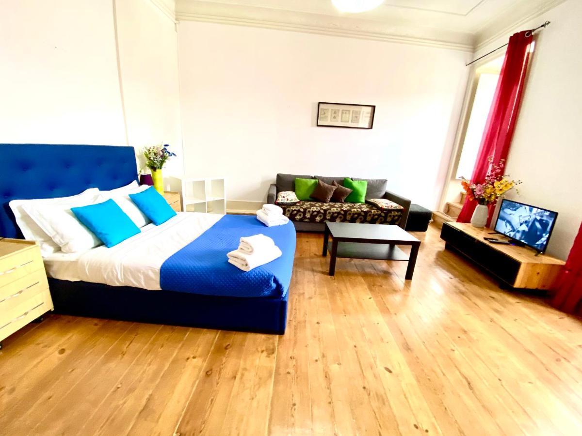 Classic Chiado 1 - With Shared Bathroom Guest house *