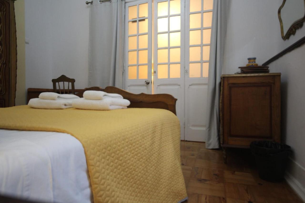 Antique M1 R1 - Amazing Double With Shared Bathroom In Marques Pombal Guest house Lisbon