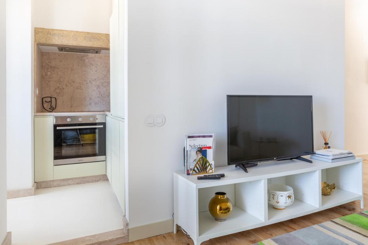Amazing Lisboa! Views & Style In Historical Graca Apartment