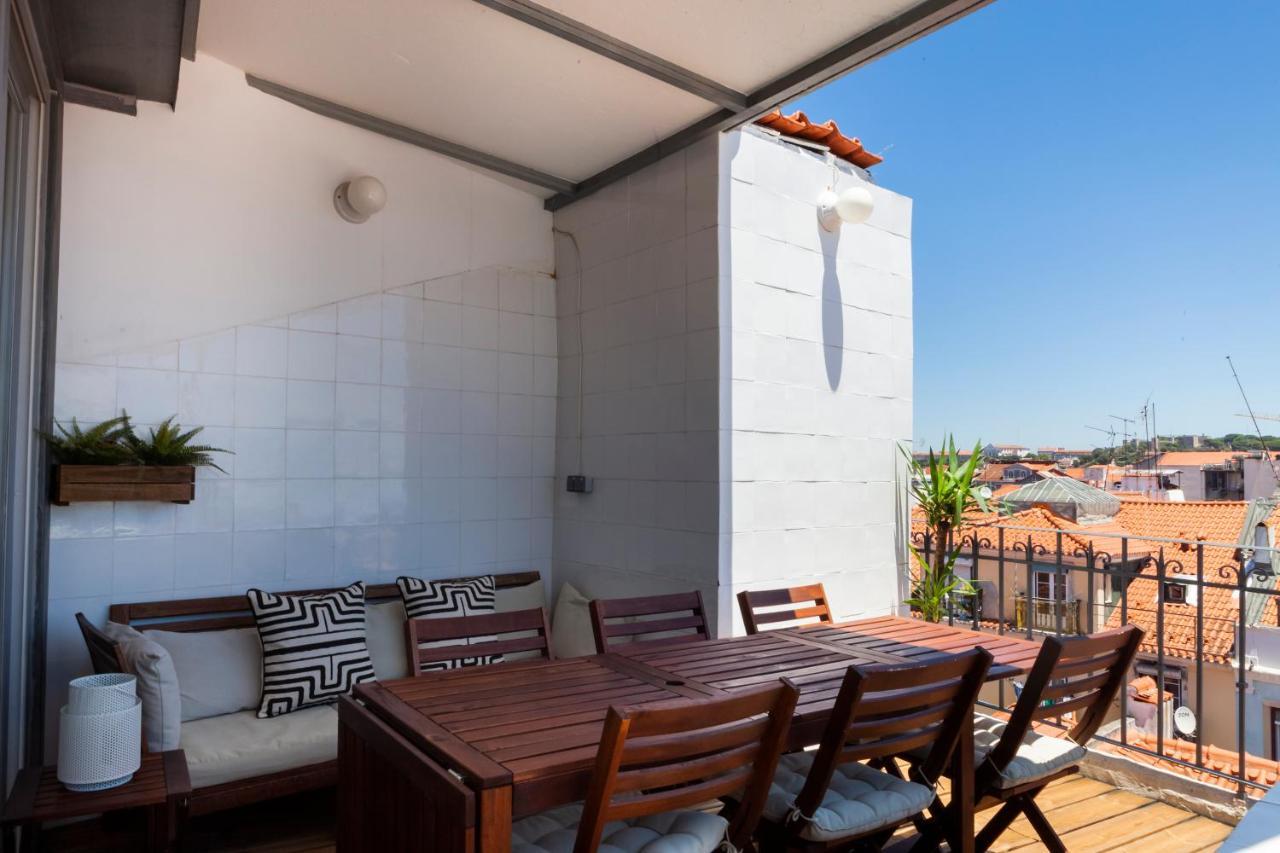 Apartment Chiado Rooftop Retreat: 19th Century Charm With River Views