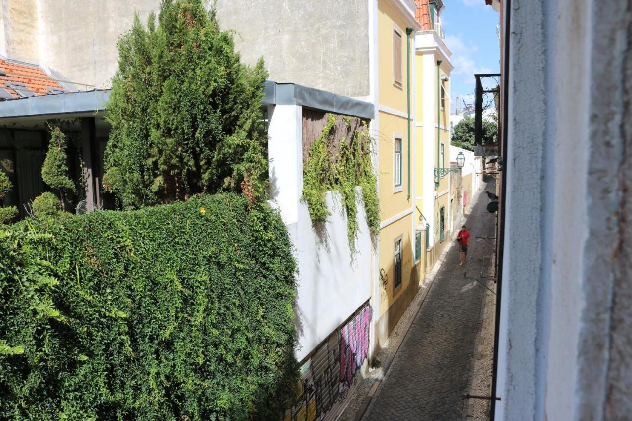 Avenida Da Liberdade Area, Bright And Newly Renovated 2 Bedroom Apartment, Historical Center Apartment *