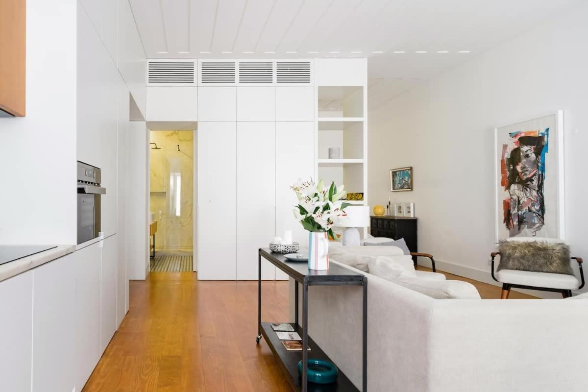Charming & Modern Flat Close To Time Out Market *