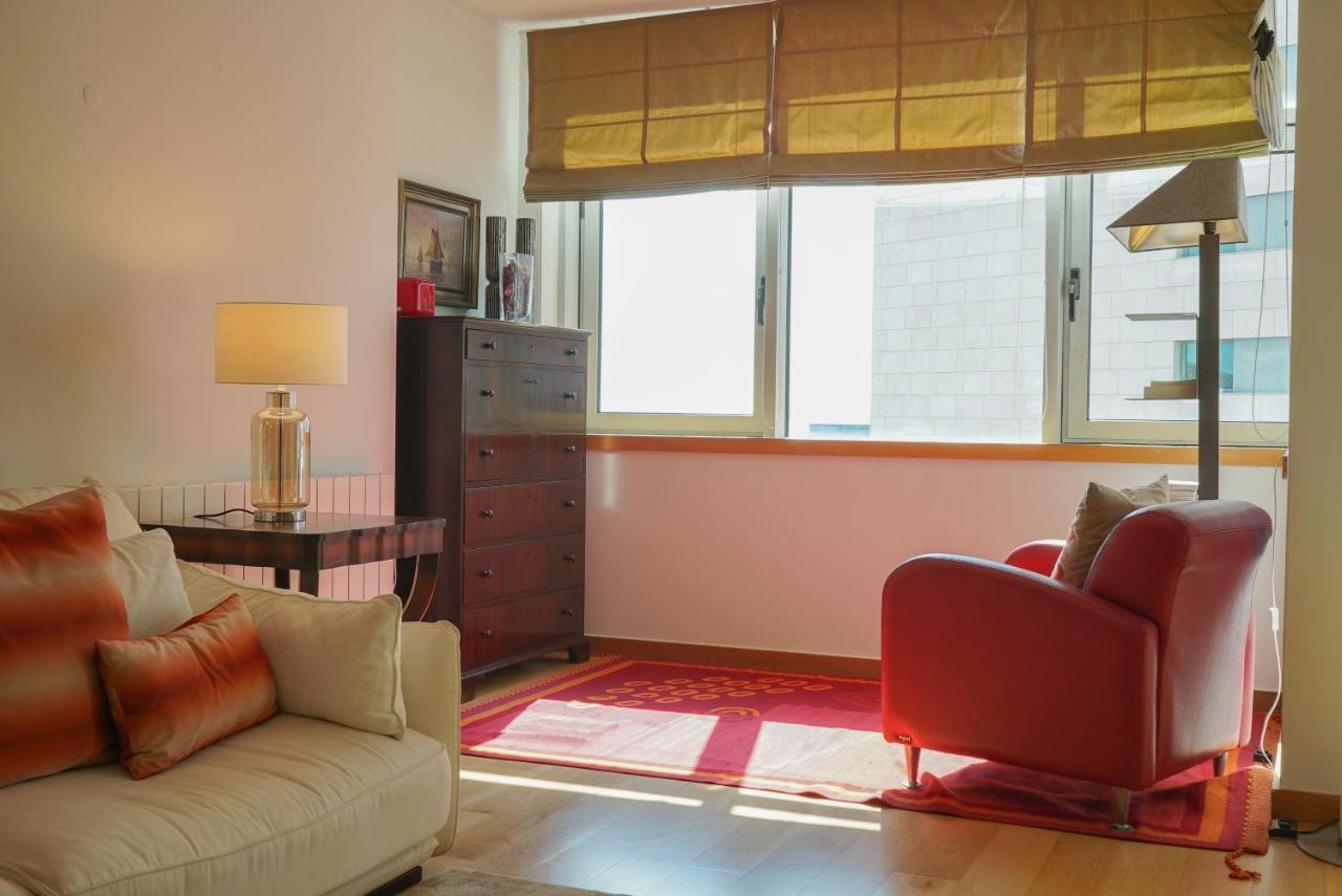 Oriente River View W/ Balcony&garage Apartment Lisbon