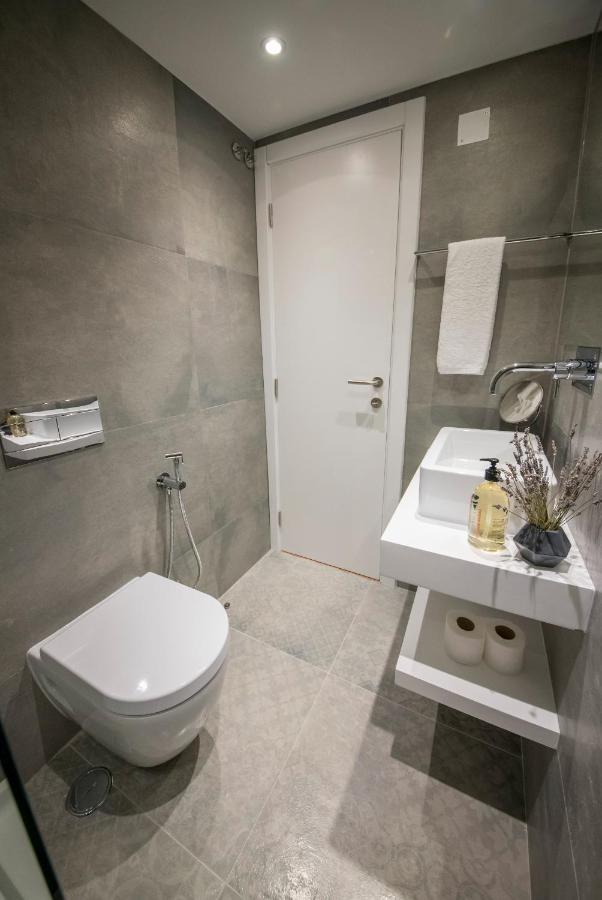 Apartamento Designer In One Of Lisbon's Trendiest Quarters *