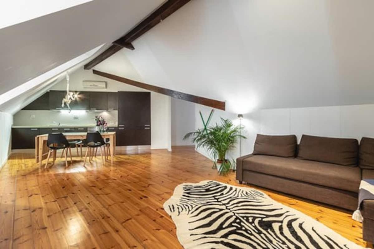 Apartment Downtown - Chiado & Me 2 *
