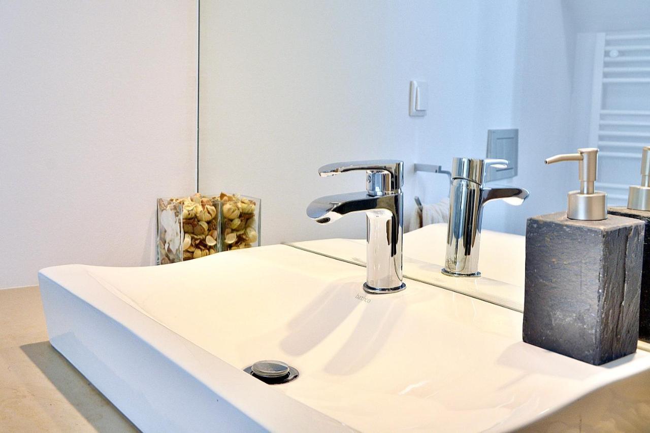 Bright And Spacious Three Bedroom In The Heart Of Apartamento *