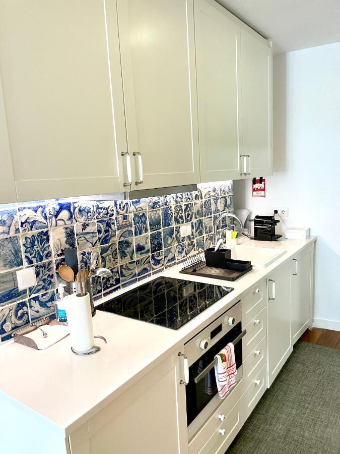 Bright And Spacious Three Bedroom In The Heart Of *