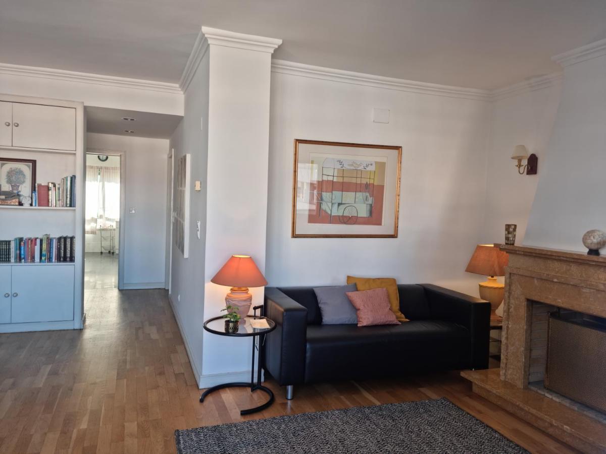 Apartment Espacoso Apartamento Junto Ao Metro Lisbon