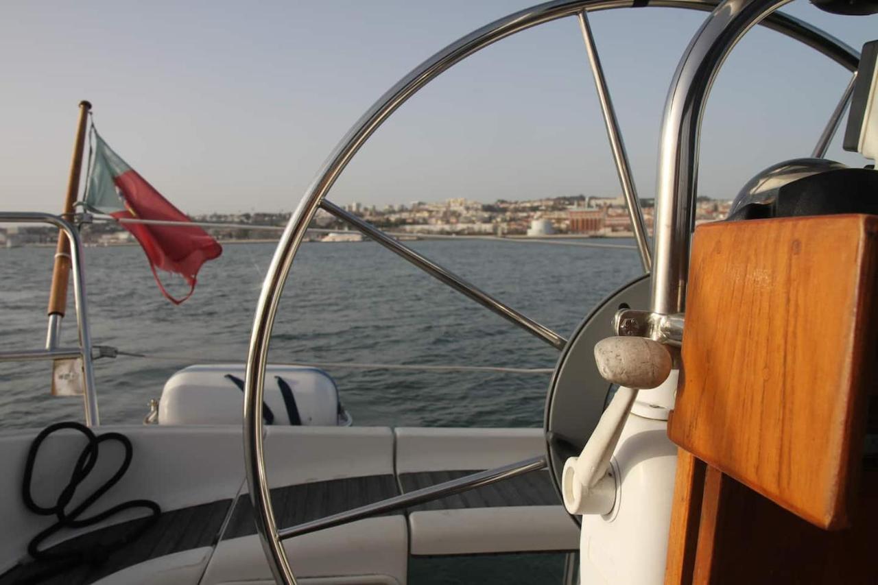 In A Boat - * Lisboa