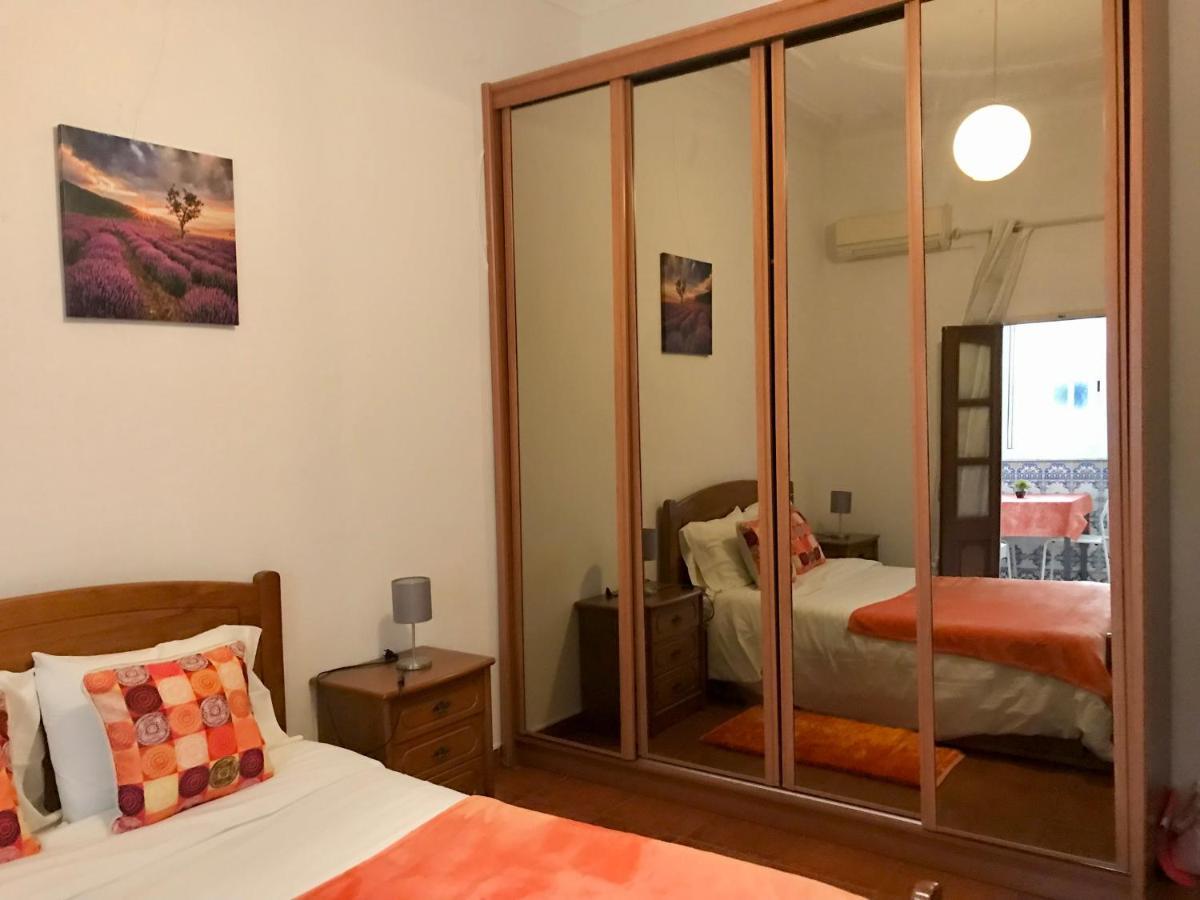 Bedroom Orange Homestay