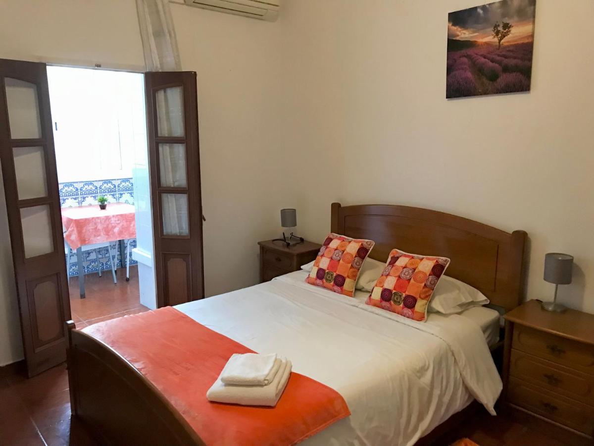Bedroom Orange Homestay