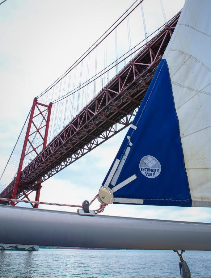Botel In A Boat - Lisboa