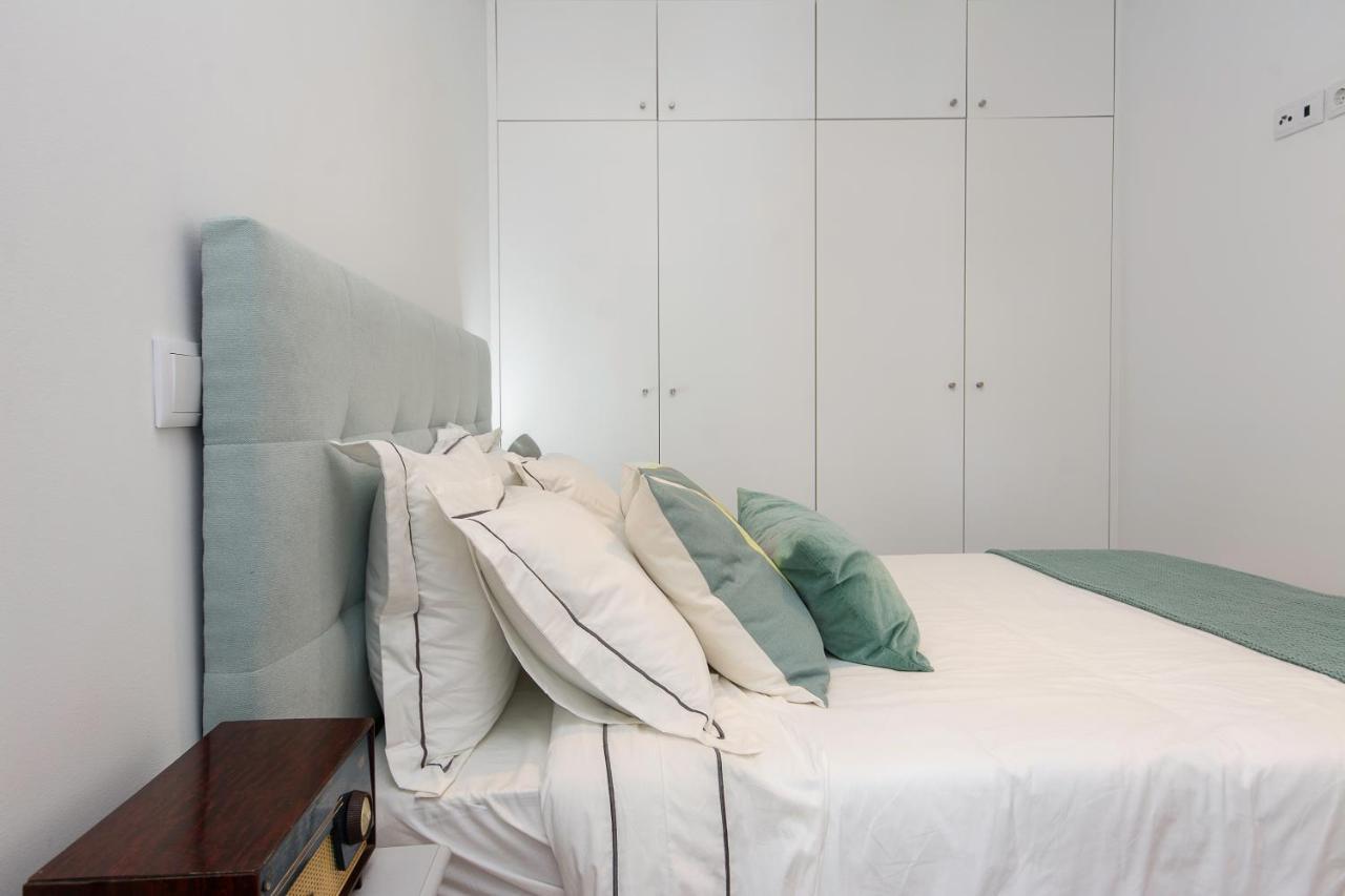 Charming In Private At Graca Apartment Lisbon