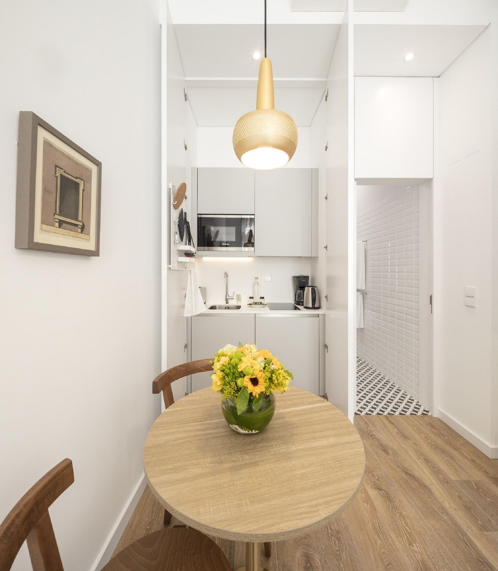 Serviced - Chiado Emenda Apartment Lisbon