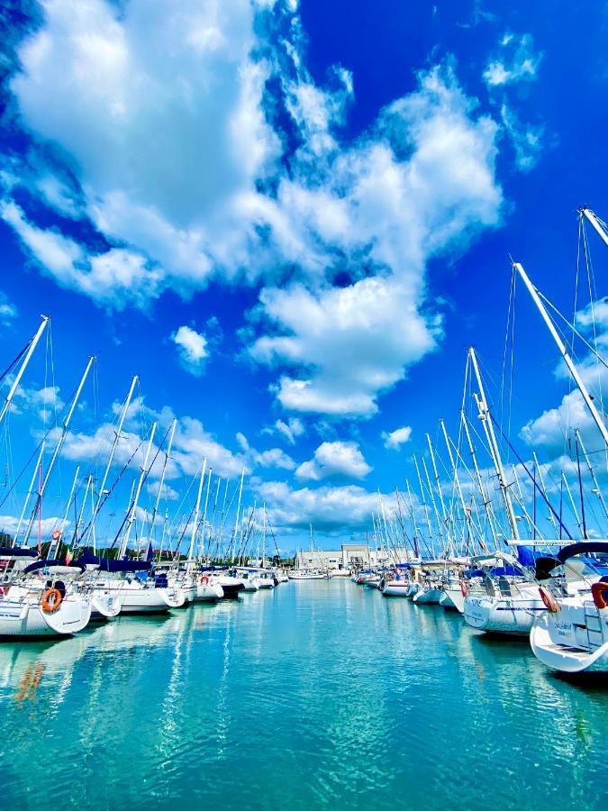 Botel In A Boat - *