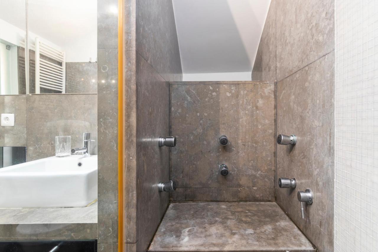 3 Bedroom In Villa *