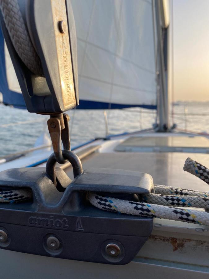 In A Boat - Botel *