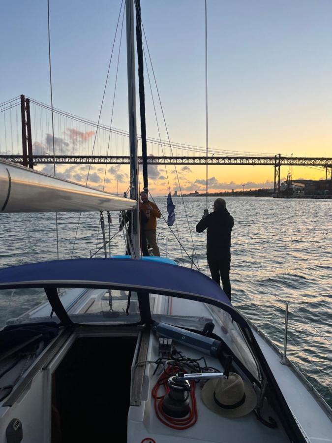 In A Boat - Botel Lisboa