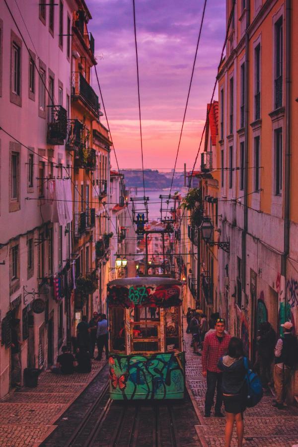 In A Boat - Lisboa