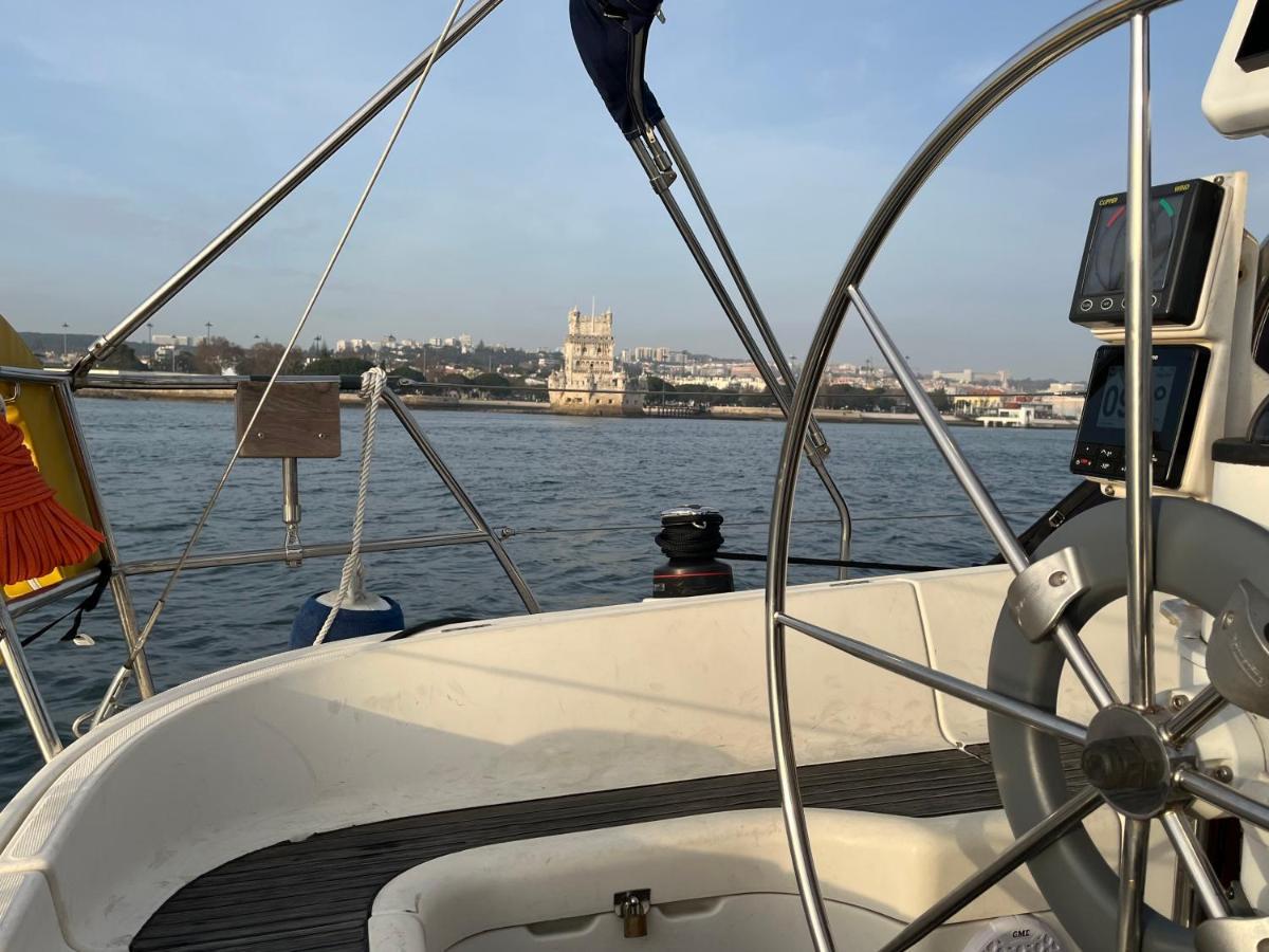 In A Boat - Botel *