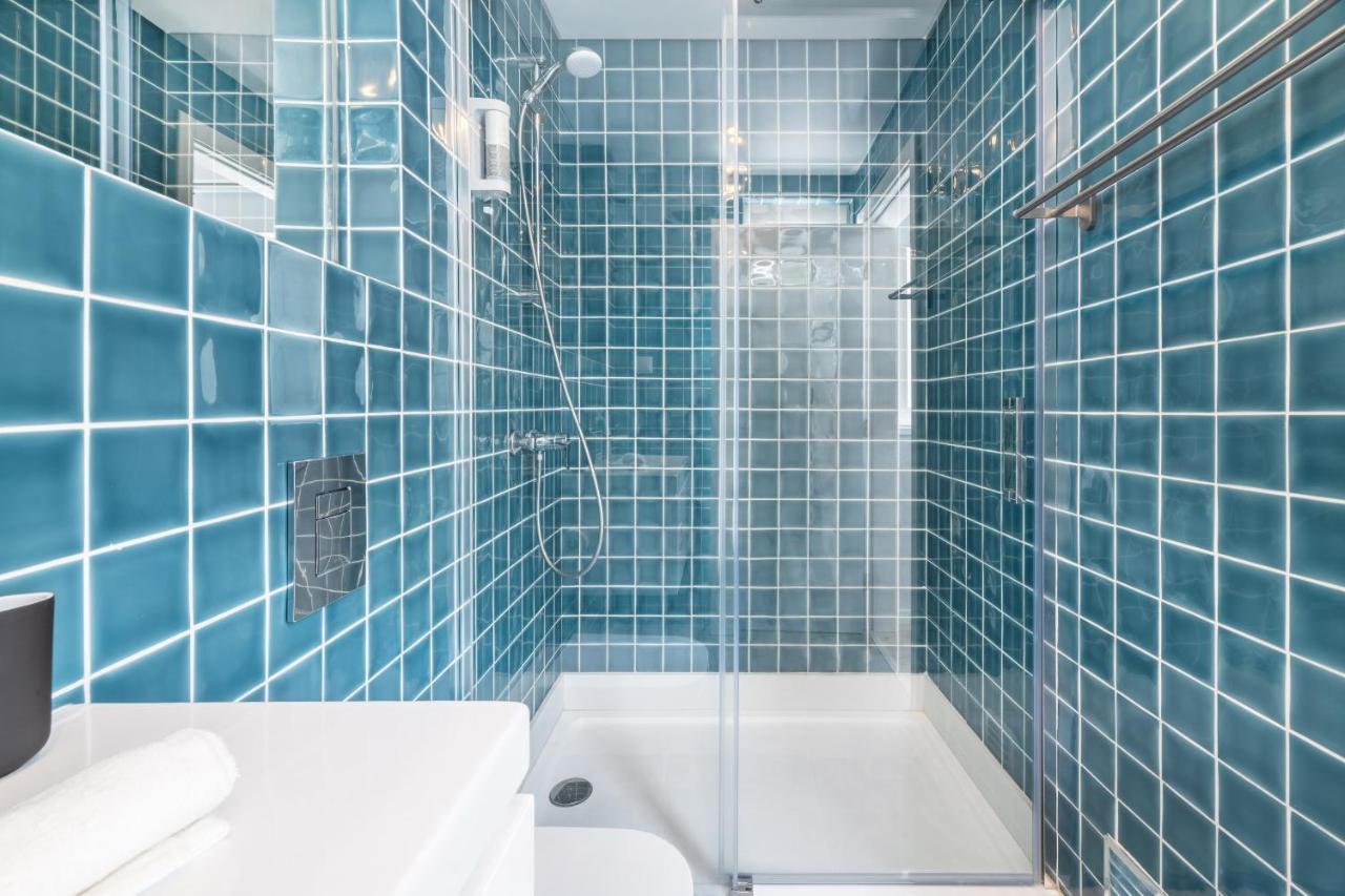 Olala Oriente Suites A Guest house Lisbon