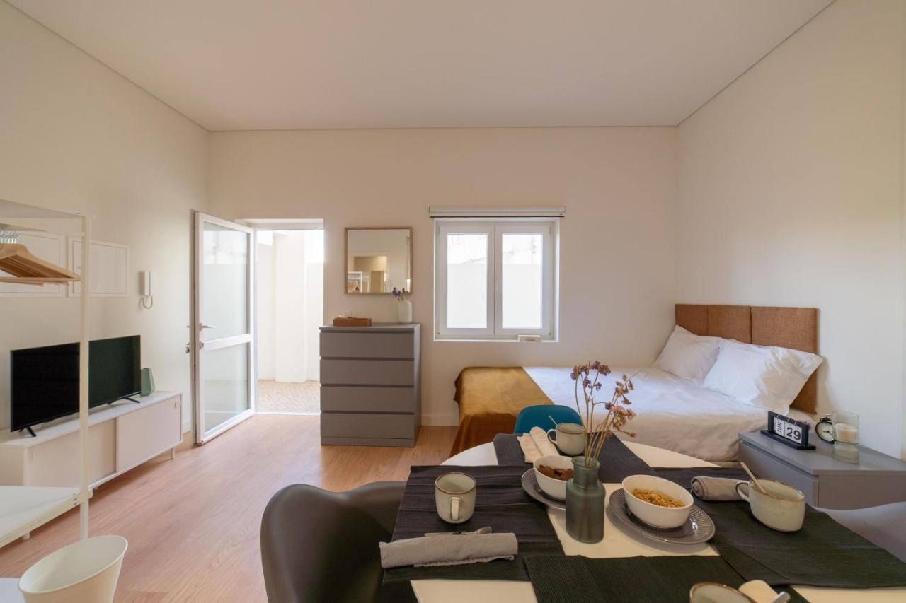 Monsanto Hill House - No. 565 -1 E Lisbon