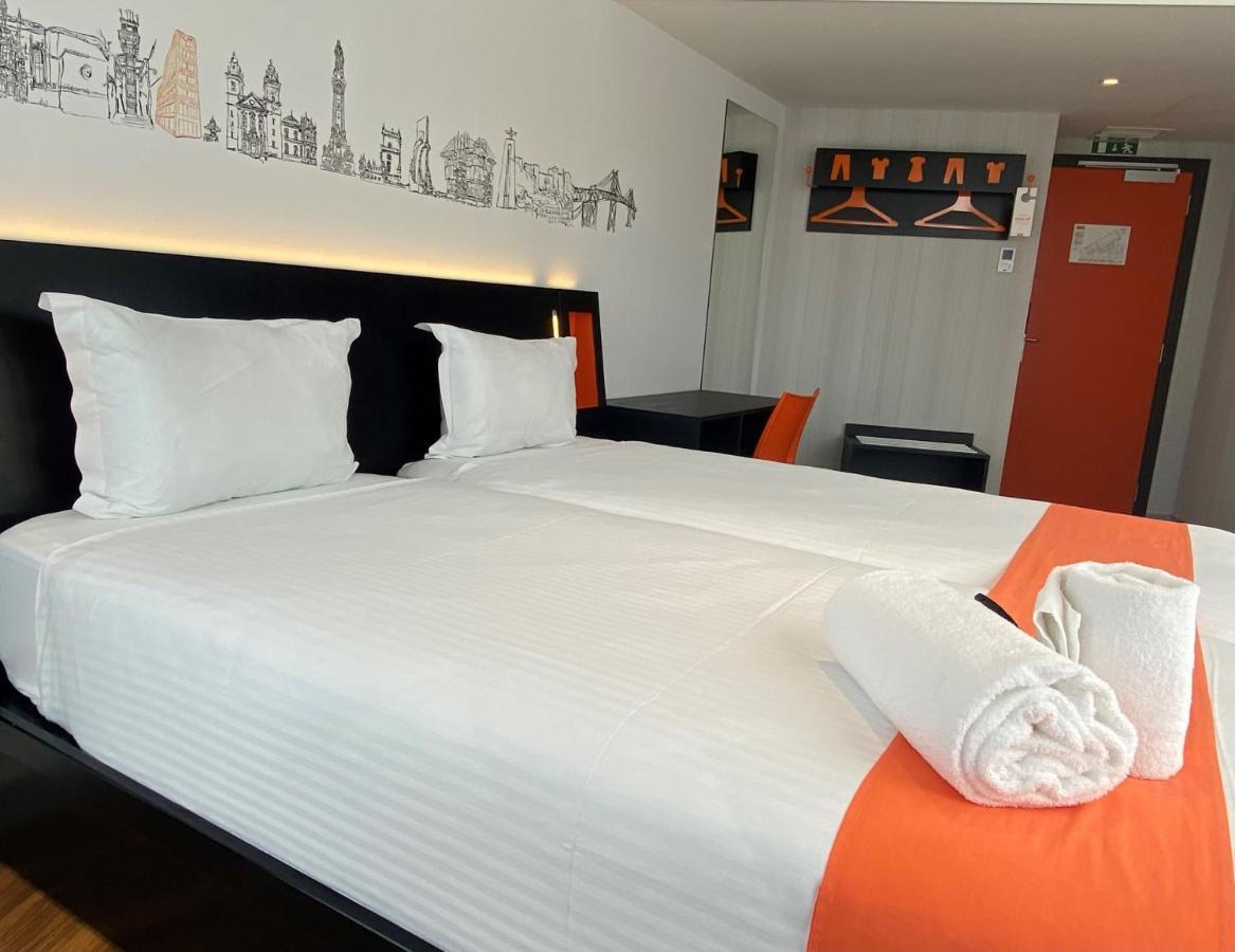 Easyhotel Hotel 2*