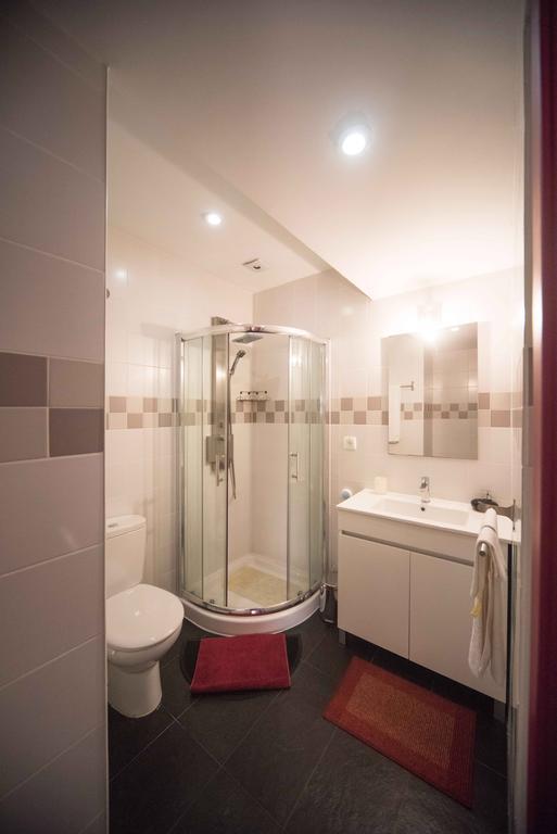 Casa Do Ze- Quarto em Acomodações Particulares *