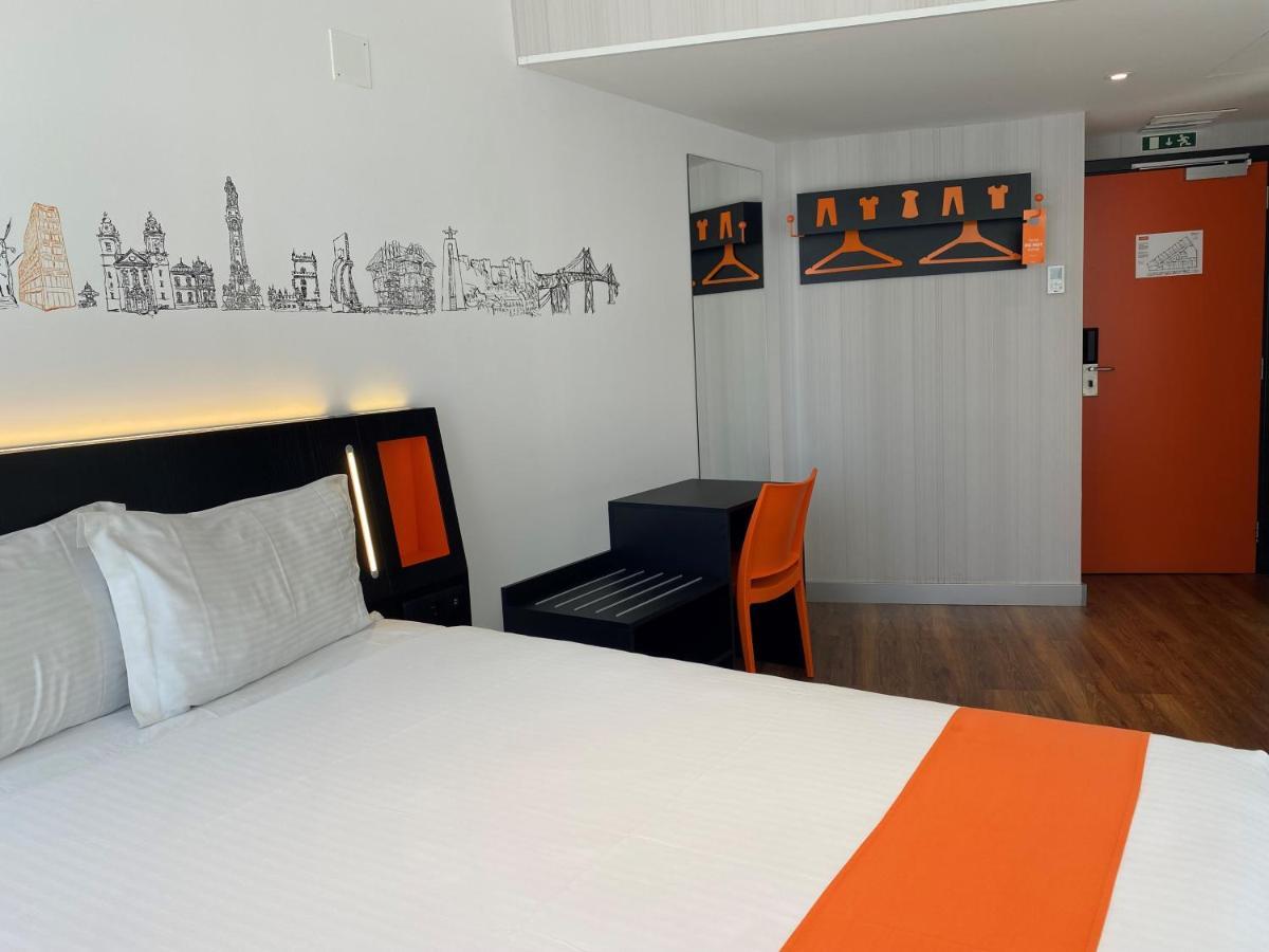 Easyhotel