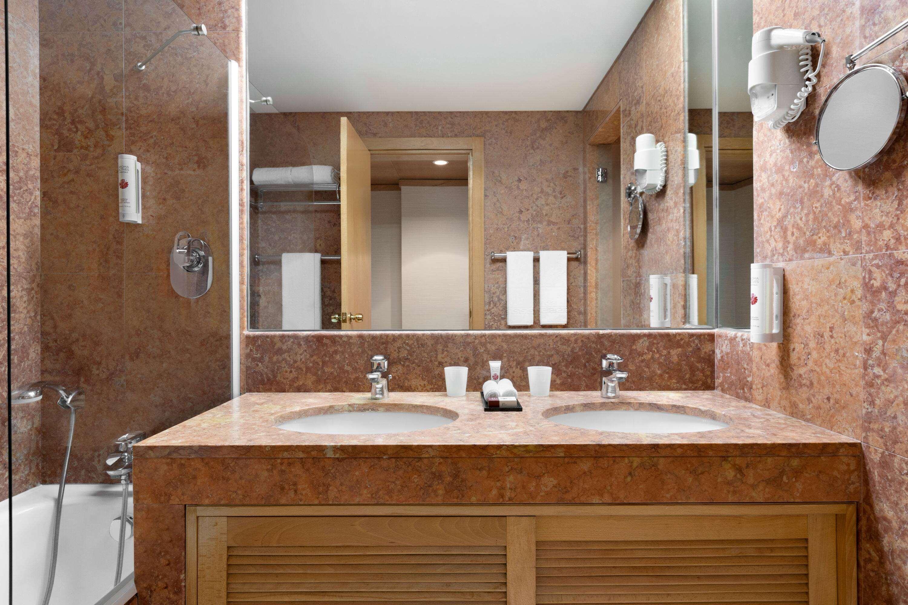 Ramada By Wyndham Hotel Lisboa