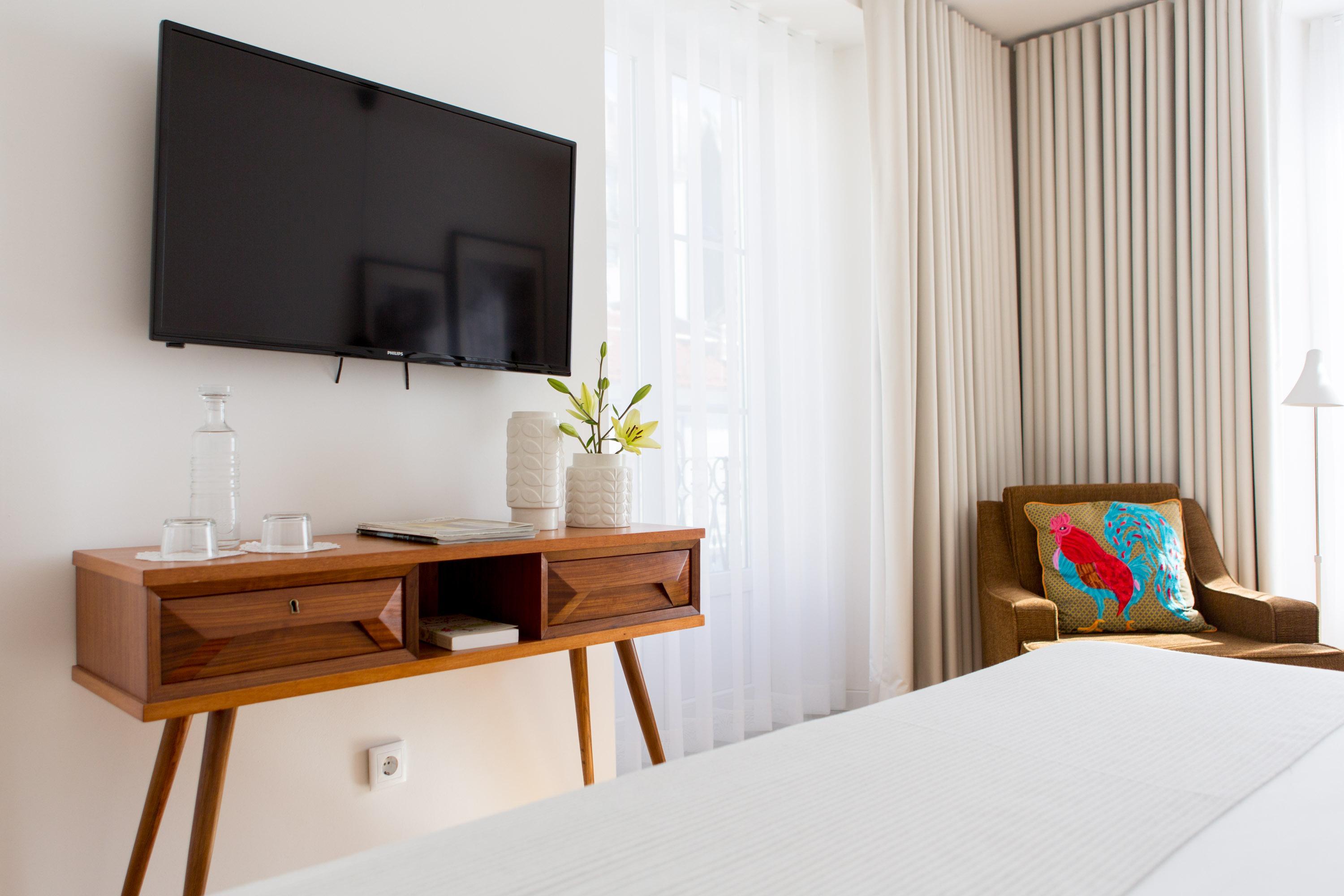 The 8 - Downtown Guest house