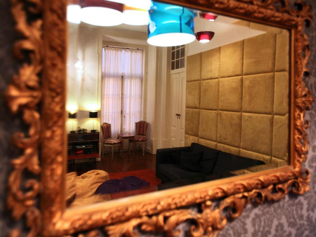 Travellers House - *