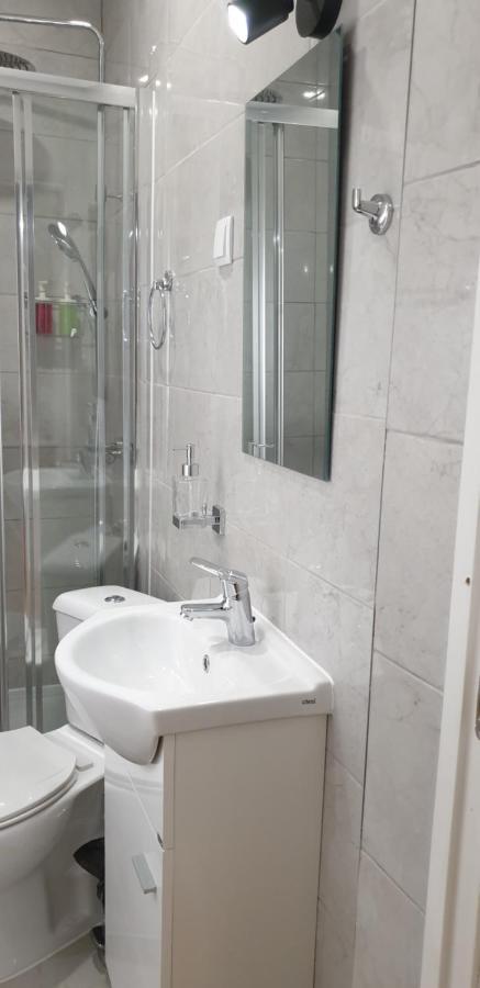 Quarto em Acomodações Particulares Antônio Pedro *