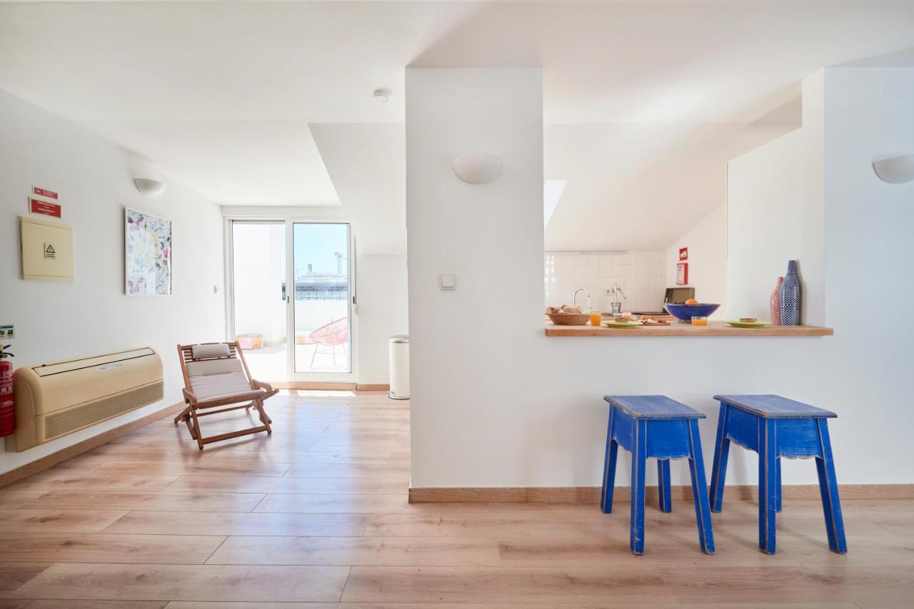 Sunny With Terrace.river View! Apartment Lisbon